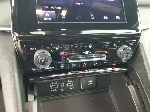 New 2025 Jeep Grand Cherokee Altitude image 18