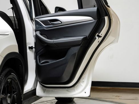 Used 2025 BMW X4 xDrive30i image 48