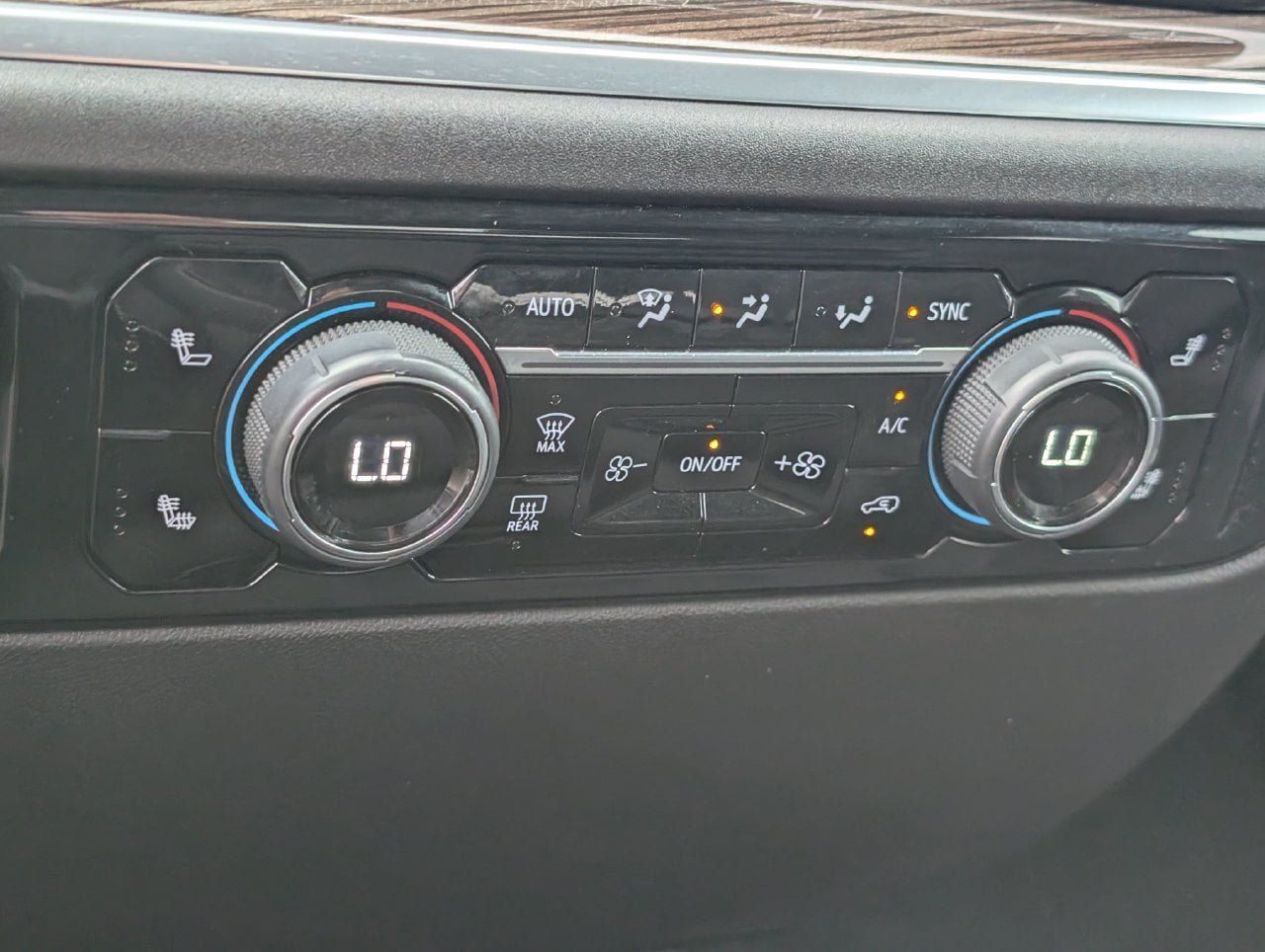 Used 2026 Chevrolet Silverado 1500 RST AWD/4WD image 16