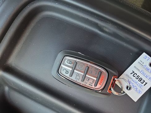 New 2027 Chrysler Pacifica Select AWD/4WD image 29