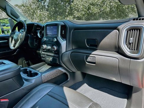 Used 2022 GMC Sierra 3500 Denali AWD/4WD image 30