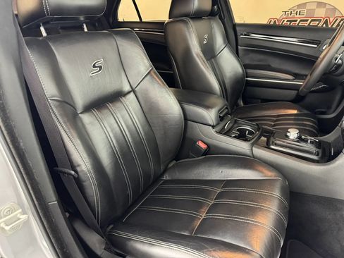 Used 2023 Chrysler 300 S RWD image 35