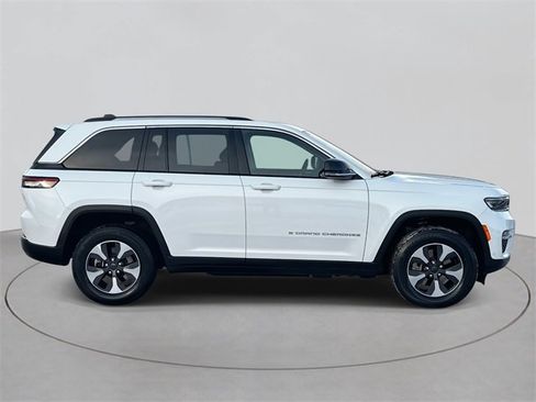 Used 2022 Jeep Grand Cherokee Limited 4xe w/ Luxury Tech Group II image 4