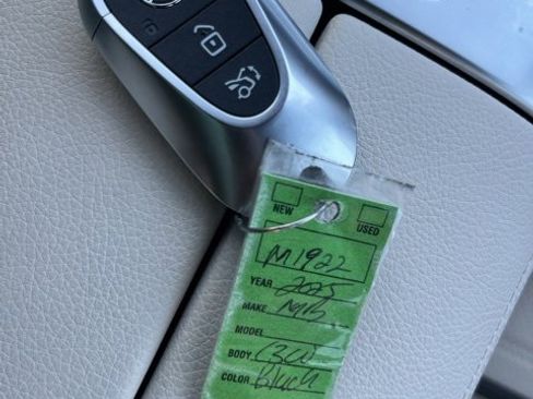 Used 2025 Mercedes-Benz C 300 Sedan image 15