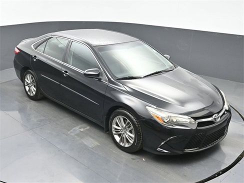 Used 2015 Toyota Camry SE image 35