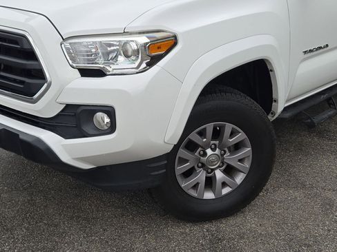 Used 2019 Toyota Tacoma SR5 image 5
