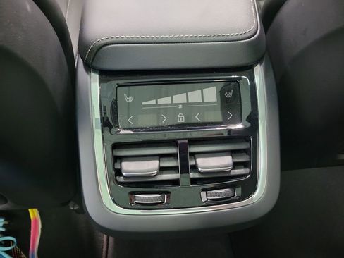 Used 2023 Volvo XC60 B6 Ultimate w/ Climate Package AWD/4WD image 36