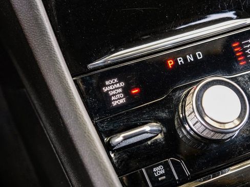 Used 2023 Jeep Grand Cherokee Overland w/ Luxury Tech Group IV image 33