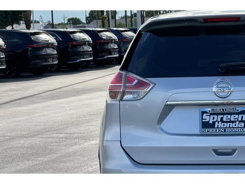 Used 2016 Nissan Rogue S FWD image 14