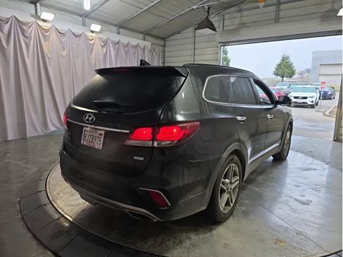 Used 2018 Hyundai Santa Fe SE image 13