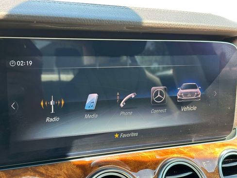 Used 2020 Mercedes-Benz E 350 4MATIC Sedan image 24