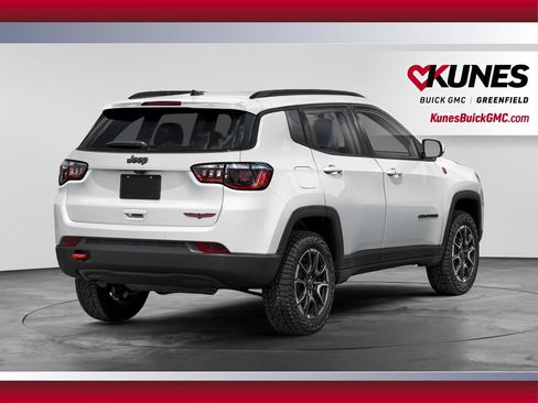 Used 2025 Jeep Compass Trailhawk AWD/4WD image 5