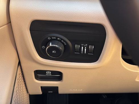 New 2025 Jeep Grand Cherokee Limited image 34