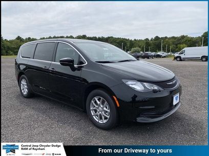 New 2025 Chrysler Voyager LX