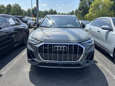 Used 2024 Audi Q3 2.0T Premium AWD/4WD image 3