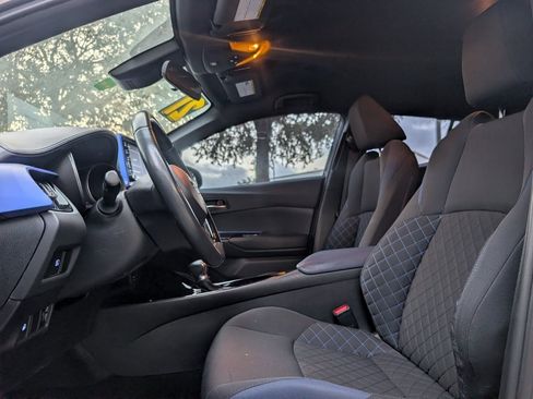 Used 2021 Toyota C-HR XLE image 15