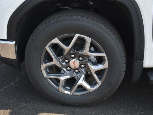 New 2026 GMC Sierra 1500 SLE image 9