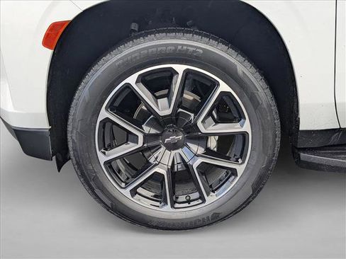 Used 2024 Chevrolet Suburban RST image 27