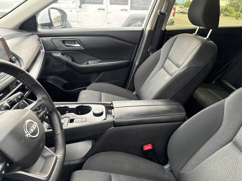 Used 2025 Nissan Rogue SV AWD/4WD image 8