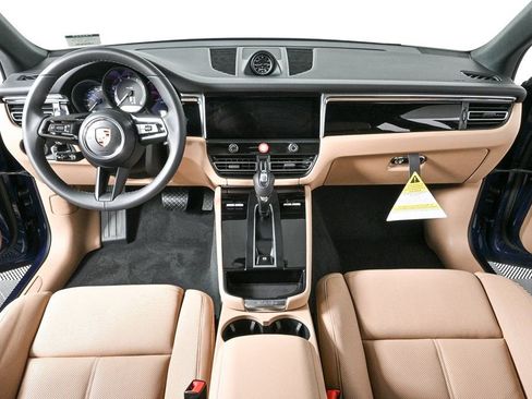 Certified 2026 Porsche Macan image 20