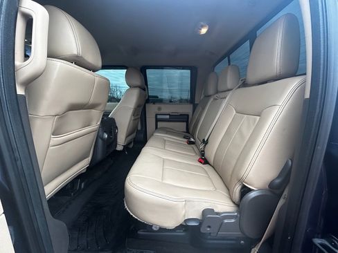 Used 2014 Ford F250 Lariat w/ Lariat Interior Package image 19