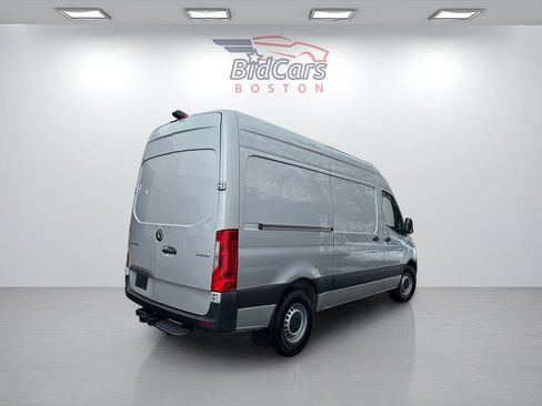 Used 2024 Mercedes-Benz Sprinter 144 Cargo w/ Parking Package image 4