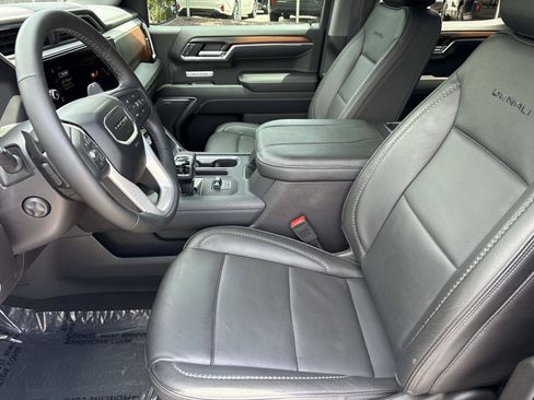 Used 2025 GMC Sierra 1500 Denali w/ Denali Reserve Package AWD/4WD image 15