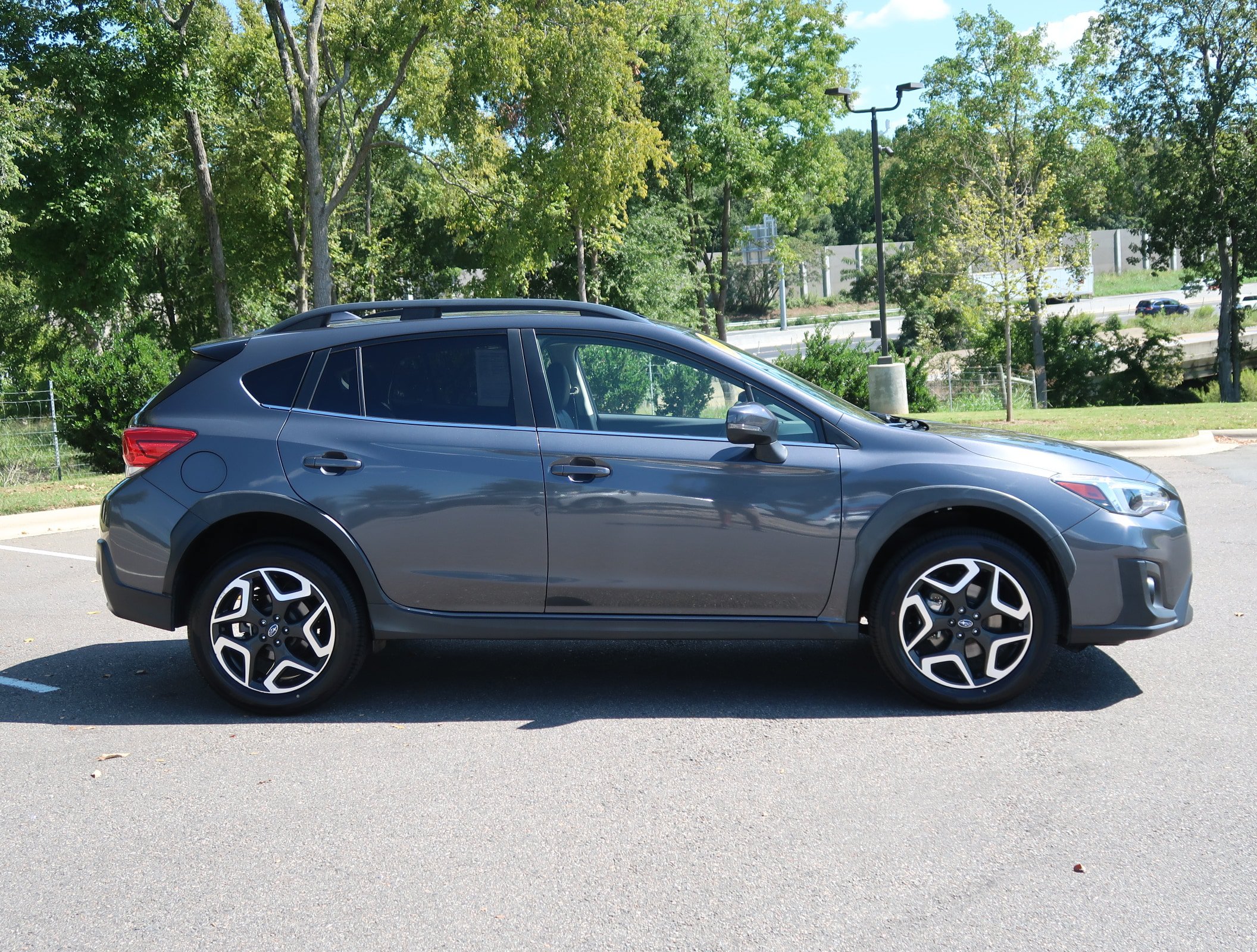 Used 2020 Subaru Crosstrek 2.0i Limited w/ Moonroof Package w/Navigation AWD/4WD image 9