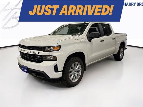 Used 2022 Chevrolet Silverado 1500 Custom w/ Safety Confidence Package AWD/4WD image 1