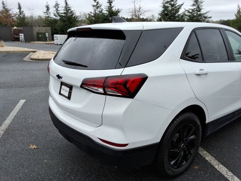 Certified 2024 Chevrolet Equinox LS w/ LS Convenience Package image 14