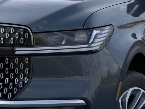 New 2025 Lincoln Navigator Reserve image 18