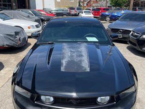 Used 2010 Ford Mustang GT RWD image 3