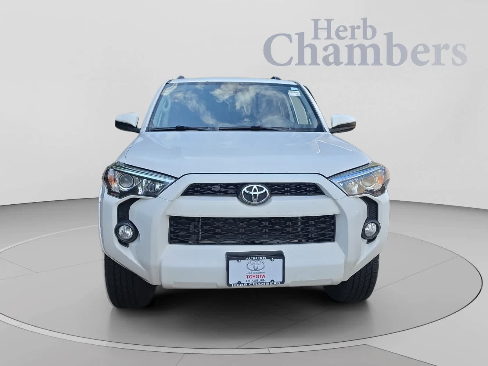 Used 2019 Toyota 4Runner SR5 AWD/4WD image 2