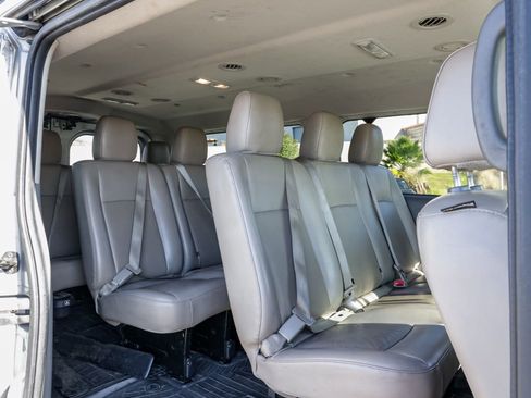 Used 2021 Nissan NV 3500 SL image 24