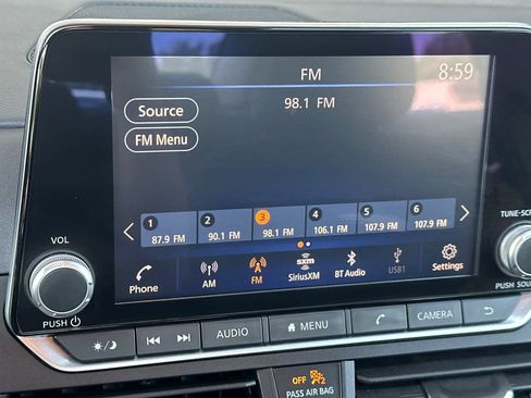 Used 2025 Nissan Altima 2.5 SV FWD image 17