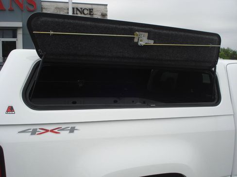 Used 2021 Chevrolet Colorado W/T w/ WT Convenience Package AWD/4WD image 10