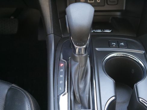 Used 2024 Chevrolet Equinox Premier AWD/4WD image 24