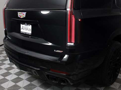 Used 2025 Cadillac Escalade V image 53