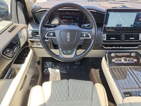 Used 2022 Lincoln Navigator Black Label image 10