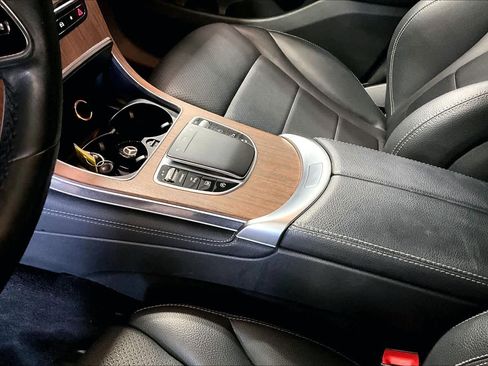 Used 2021 Mercedes-Benz GLC 300 GLC 300 image 17