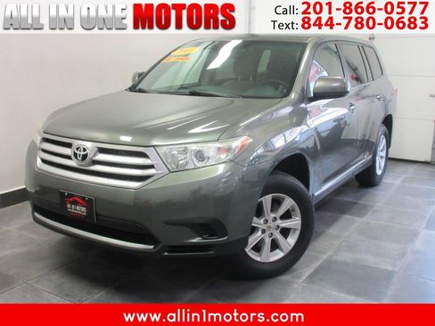 Used 2013 Toyota Highlander 4WD w/ Cold Weather Pkg image 1
