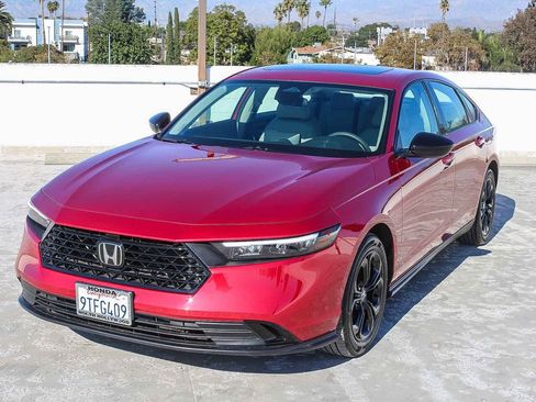 Certified 2025 Honda Accord SE image 3