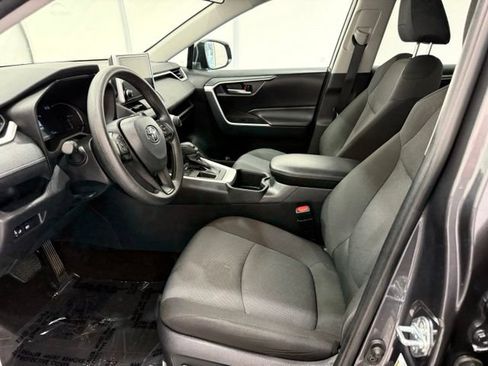 Used 2024 Toyota RAV4 XLE FWD image 11
