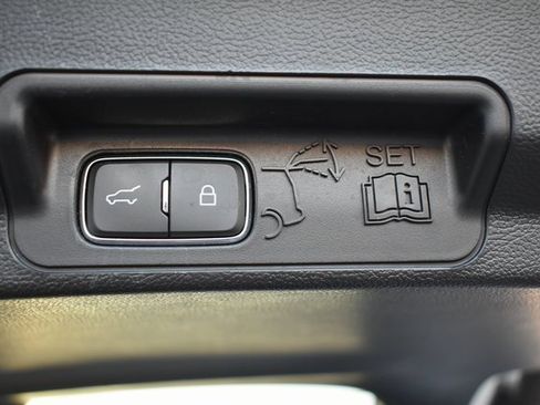 Used 2022 Ford Explorer XLT w/ Equipment Group 202A image 40