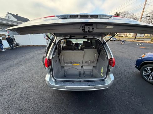Used 2004 Toyota Sienna XLE Limited image 17