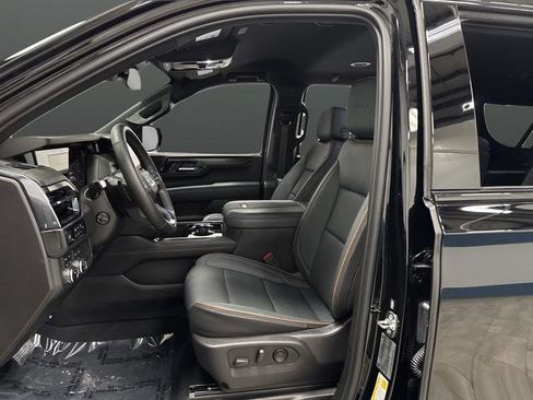 Used 2025 GMC Yukon XL AT4 w/ LPO, Floor Liner Package image 4