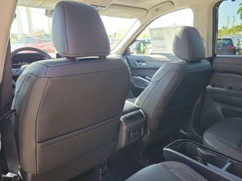 New 2026 Nissan Pathfinder SL image 14