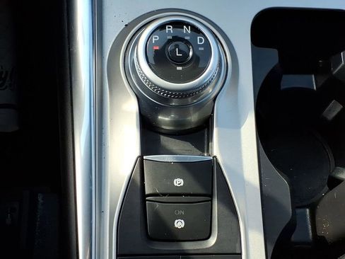 Used 2024 Ford Explorer XLT w/ Equipment Group 202A image 18