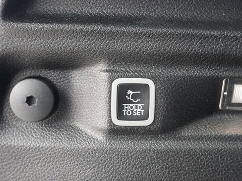 Used 2021 Jeep Grand Cherokee L Limited AWD/4WD image 24