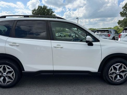 Used 2020 Subaru Forester Premium AWD/4WD image 41